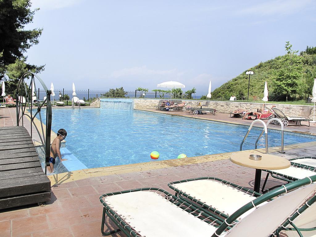 Lesse Hotel Chalkidiki Exterior foto