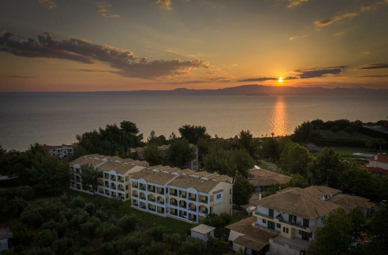 Lesse Hotel Chalkidiki Exterior foto