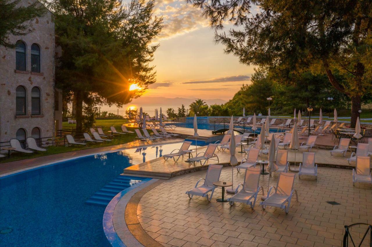 Lesse Hotel Chalkidiki Exterior foto