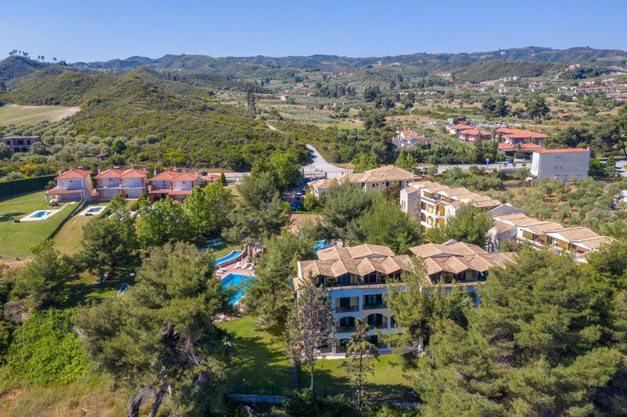 Lesse Hotel Chalkidiki Exterior foto